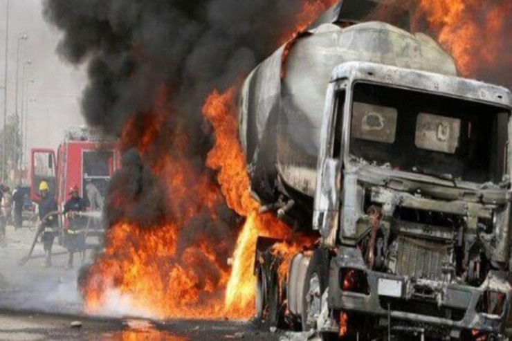 Qaradağda yanan avtomobil söndürüldü - VİDEO  - YENİLƏNİB 
