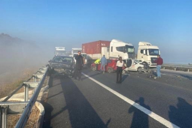 10 maşın bir-birinə çırpıldı, yaralılar var - FOTO 