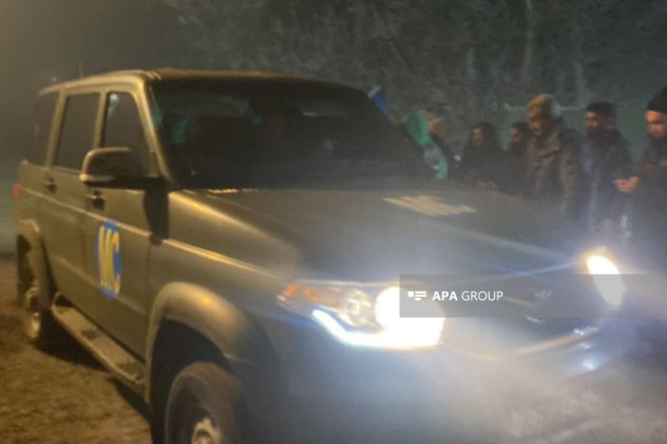 Rusiya sülhməramlılarının daha bir avtomobili Laçın-Xankəndi yolundan keçdi-FOTO 