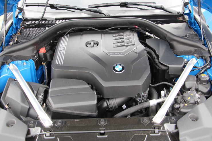 Təmir sexində BMW-nin motorunu oğurladı