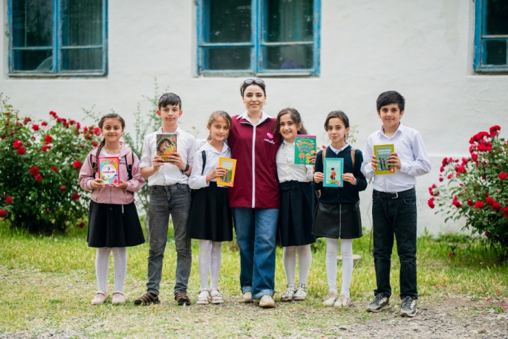 Qırmızı Ürəklər Fondundan “Kitab Gəzər” layihəsinə dəstək