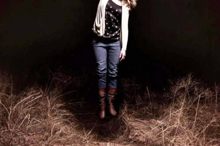 Ağdamda 25 yaşlı qız ÖZÜNÜ ASDI 