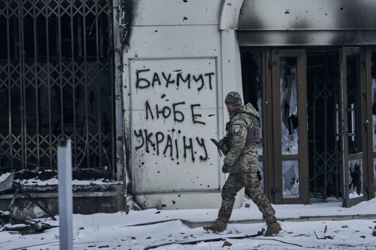 Ukrayna ordusu Baxmutda irəliləyir - Zelenski 