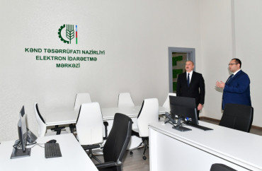 İlham Əliyev nazirliyinin yeni binasının açılışında