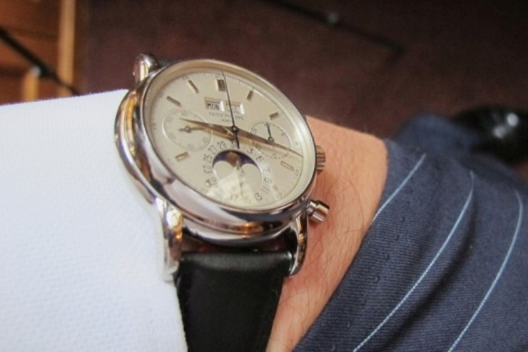 Bakıda  142 illik qol saatı   ŞOK QİYMƏTƏ satılır - FOTO 