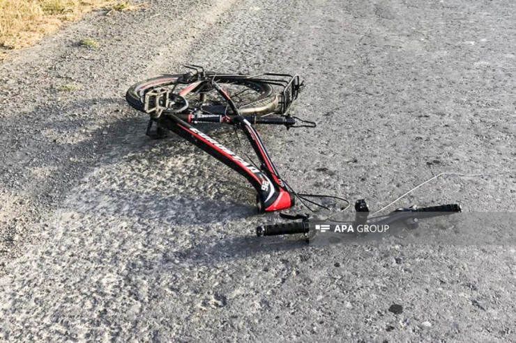 Avtomobilin vurduğu velosipedçi öldü