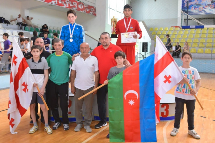 Yeniyetmə boksçularımız Gürcüstanda 13 medal qazandı