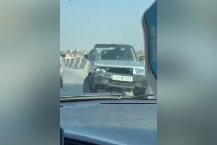 “Tofaş” beton maneəyə çırpıldı, sürücü... -FOTO -VİDEO 