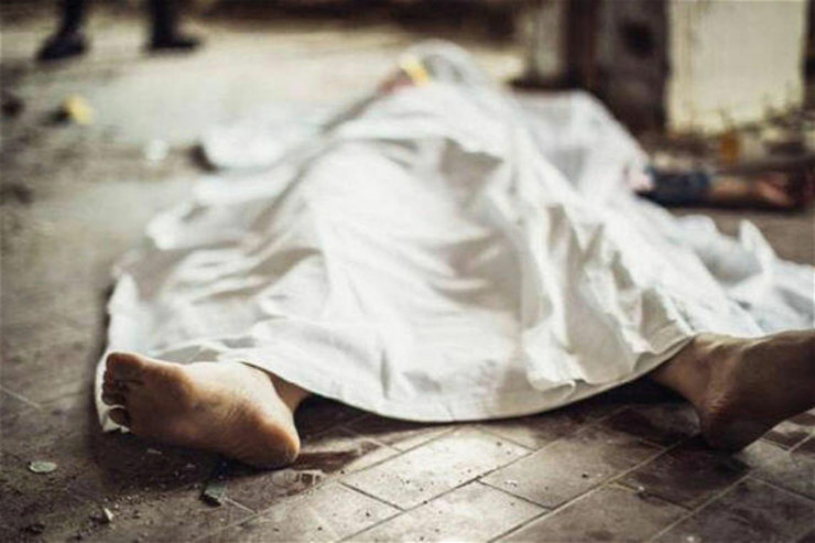 Ucarda evdən çürümüş   meyit tapıldı