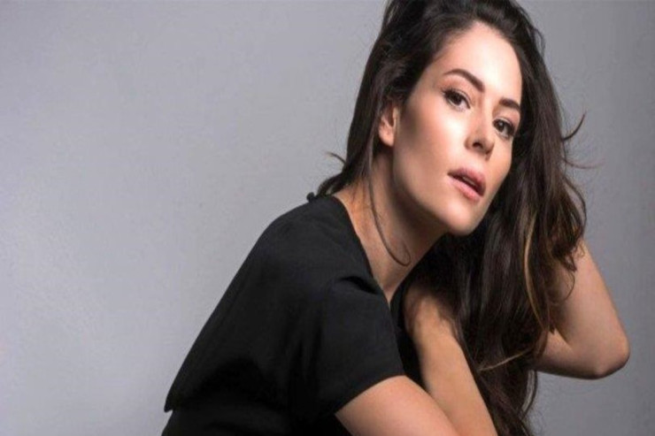 Məşhur aktrisa imicini dəyişdi - FOTO 