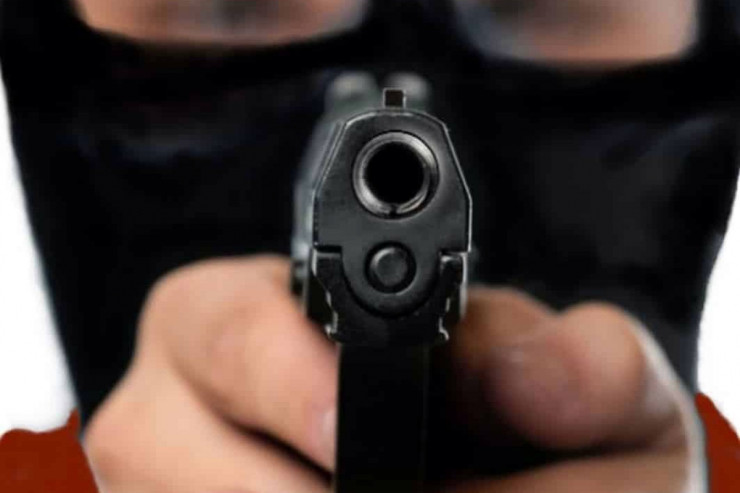 Küçədə bir qrup atəş açdı,  ölənlər var  