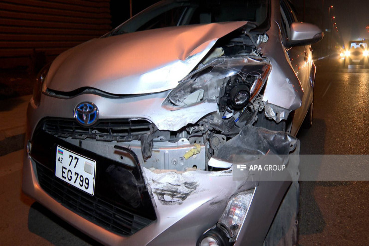 Bakıda iki maşın toqquşdu,  1 nəfər...   - FOTO 