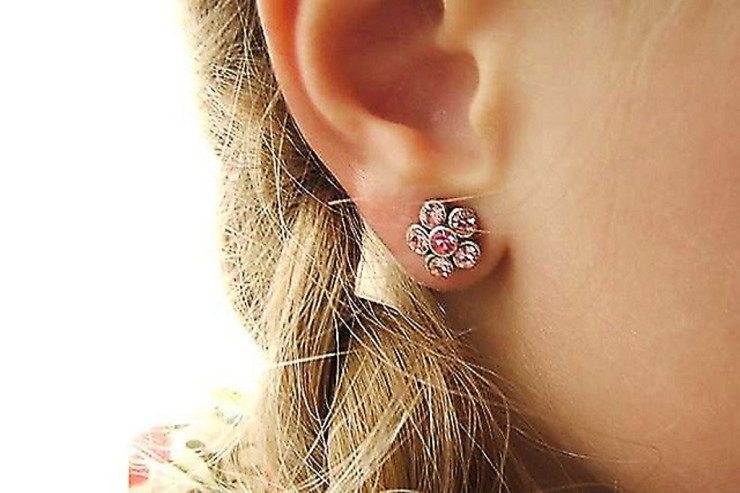 Bakıda azyaşlı qızın sırğası oğurlandı