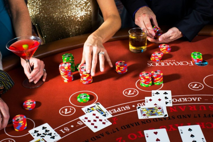 Vəkil şirkətdən  10 milyon oğurlayıb   QUMAR OYNADI