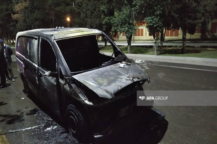 "Mercedes Vito" birdən  alışıb yandı  