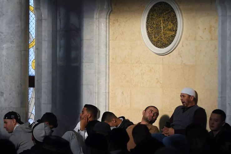 Polis məsciddə əməliyyat keçirdi