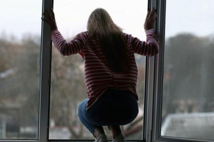 Bakıda ŞOK İNTİHAR  - Qadın özünü 18-ci mərtəbədən