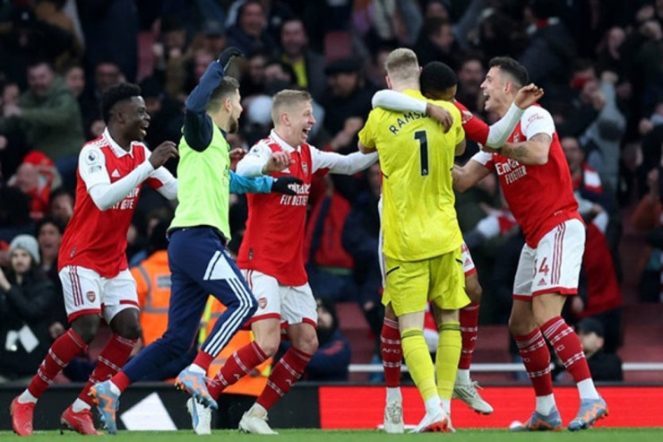 “Arsenal”  Londonun “kral”ıdır:   “Topçular”dan UNİKAL UĞUR