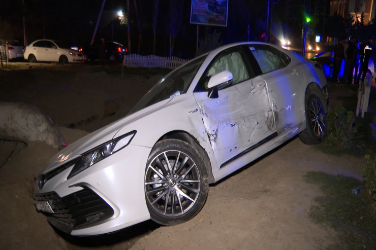 2 “Toyota” toqquşdu, biri... -FOTO 