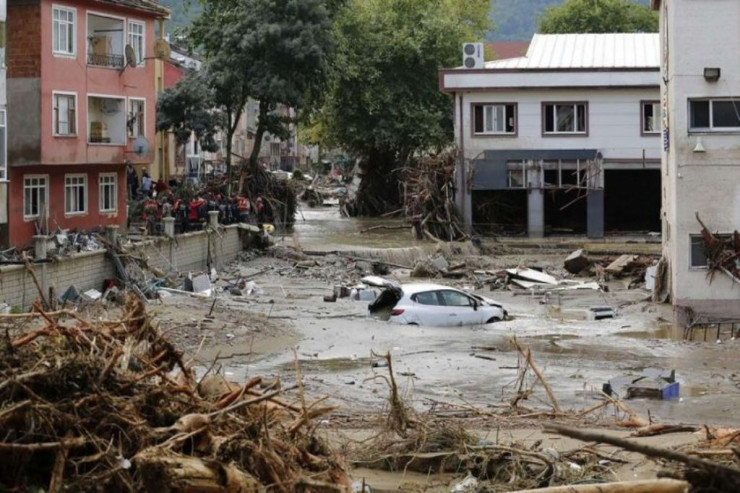 Türkiyədə sel fəlakətində ölənlərin sayı 15-ə çatdı 