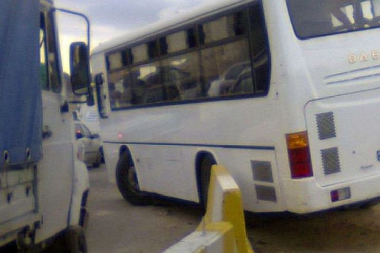 Mikroavtobus piyadaları VURDU: Ölənlər var 