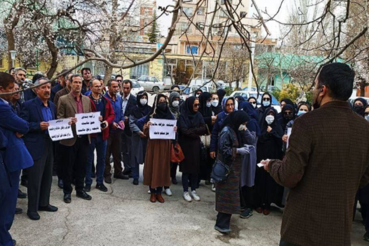 İranda azərbaycanlı müəllimlər  etiraza qalxdı