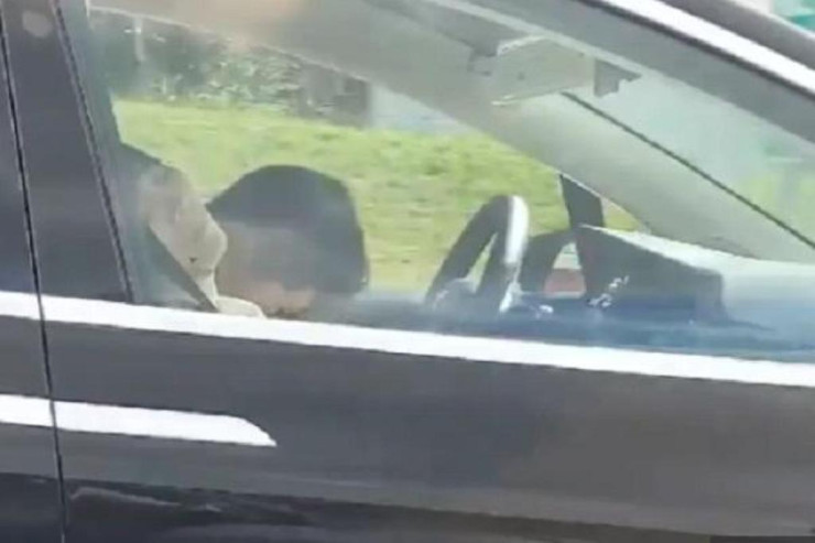 "Prius"un sürücüsü sükan arxasında  YATDI : Ölən var