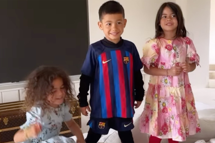 Sevgilisi Ronaldonun oğlunun  "Barselona" köynəyində   FOTOSUNU paylaşdı