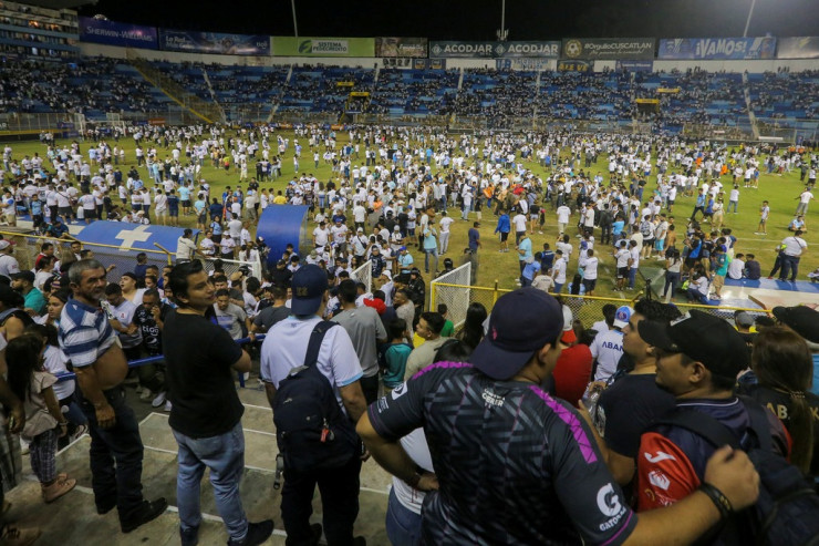 Çempionat stadionda  ölənlərə görə   vaxtından əvvəl başa çatdı