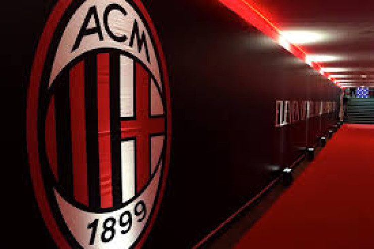 "Milan" 15 yaşlı oyunçuya  möhtac qaldı