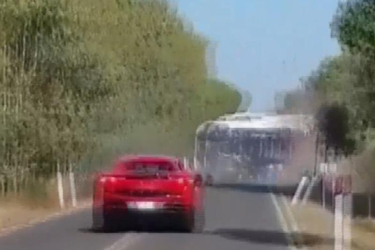 "Ferrari" və "Lamborghini" toqquşdu, ölənlər var 