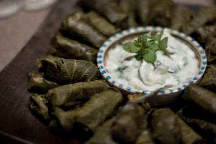 Dolma yeməyə getdi:  Milyonçu oldu 