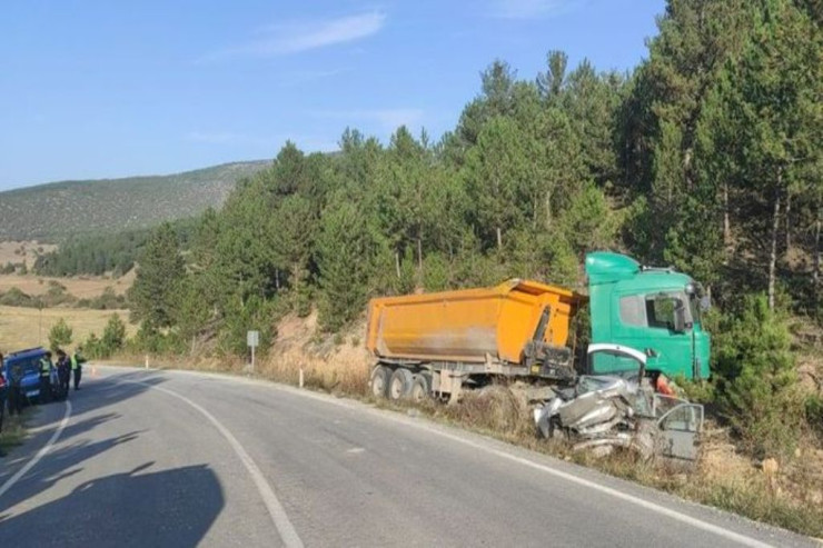 Ana və oğlu  yol qəzasında öldü