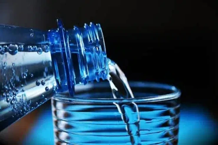 Az su içmək hansı fəsadlara   yol açır?