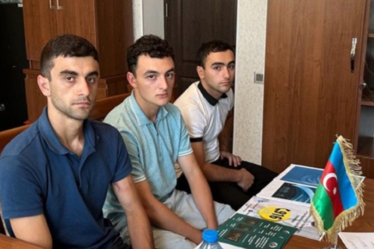 BQXK Laçında saxlanılan erməni futbolçularla görüşdü