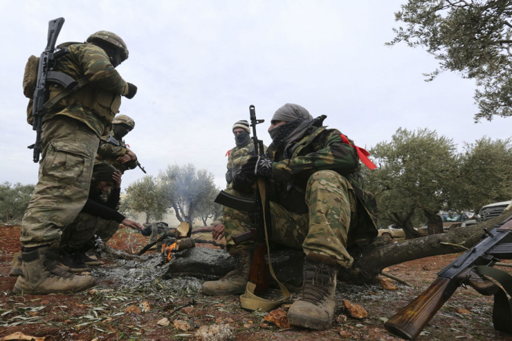 Terrorçular özünü partlatdı, 18 əsgər öldü