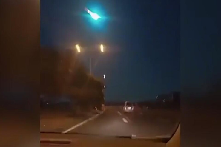 Meteorit düşdü, sakinlər qorxu keçirdi -VİDEO 