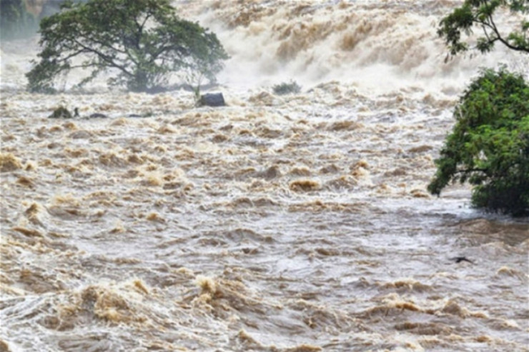 Daşqınlar 8 nəfərin həyatına son qoydu