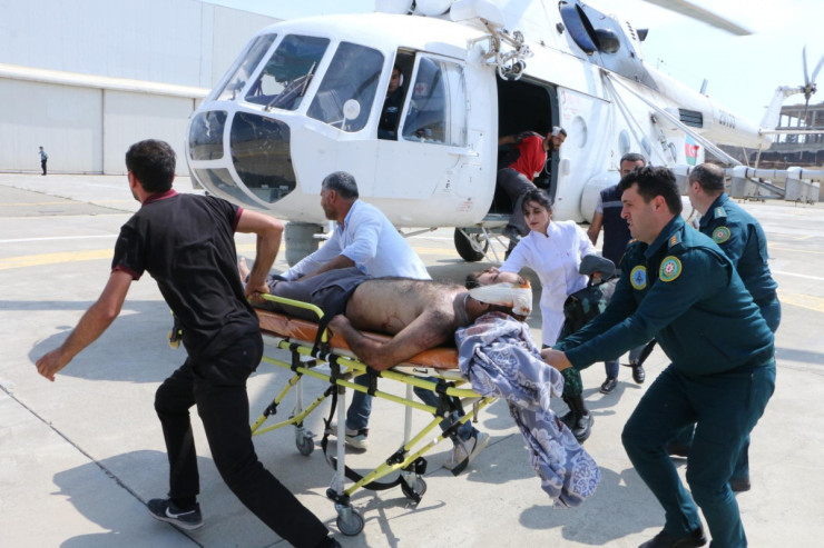 Laçında yol qəzası olub, yaralılar helikopterlə Bakıya gətirilib -FOTO  -VİDEO 