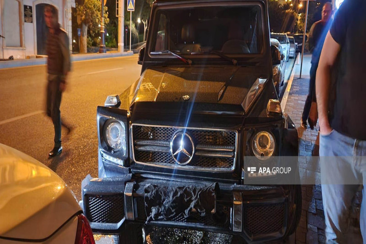 Bakıda "Galendewagen"in iştirakı ilə üç maşın toqquşdu, bir nəfər... -FOTO 