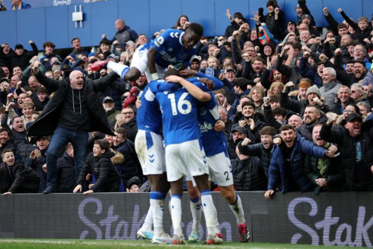 "Everton"  sahibini dəyişməyə   yaxındır