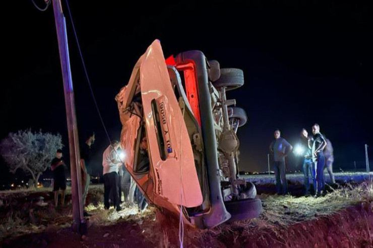 Mikroavtobus xəndəyə aşdı, ölən və yaralananalar var 