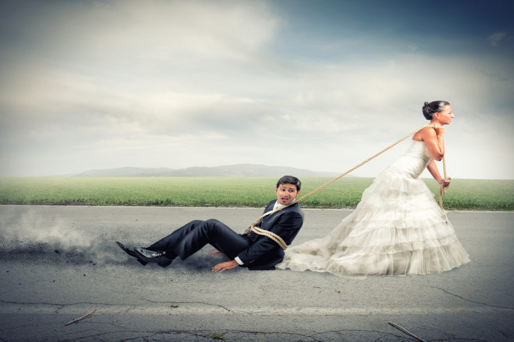 Oğlan  evlənmək istəmir:   Qız  nə etməlidir?  