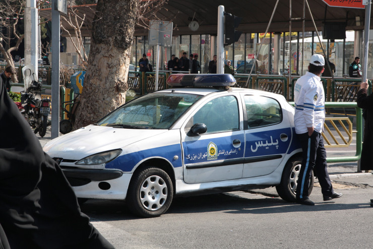 İranda polis bölməsinə hücum: Ölənlər var  - YENİLƏNİB 