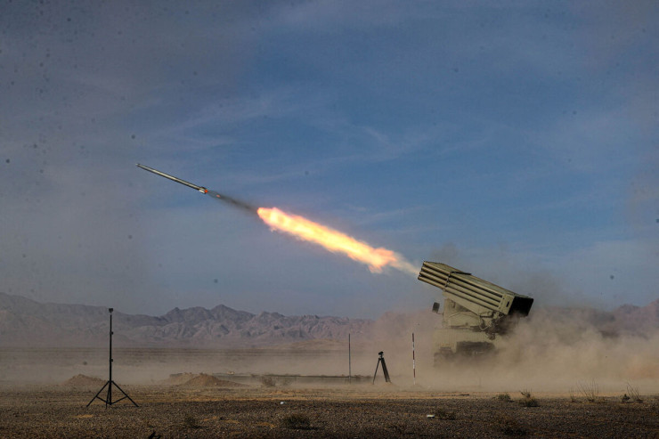 İran İsrailə ballistik raketlər atdı