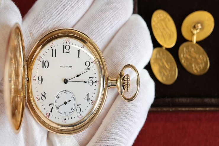 “Titanik” sərnişininin saatı 1,4 milyon dollara  satıldı