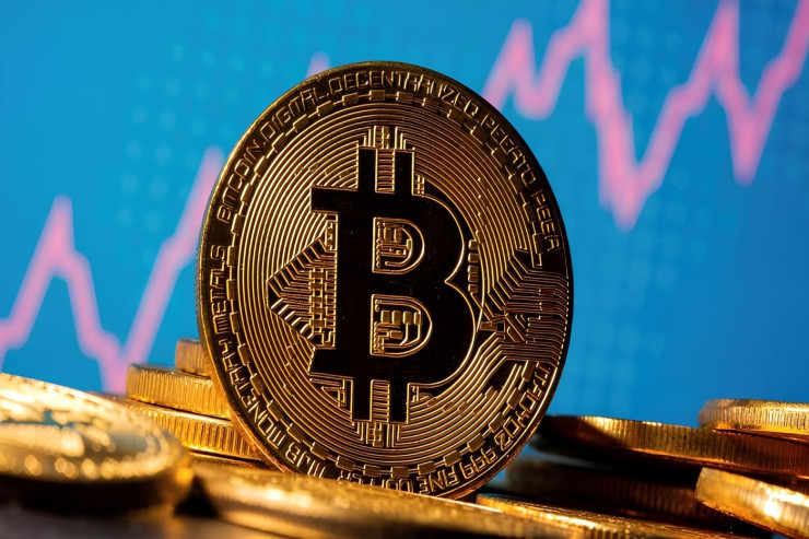 Bitcoin 107.000 dollarla yeni rekord qırdı