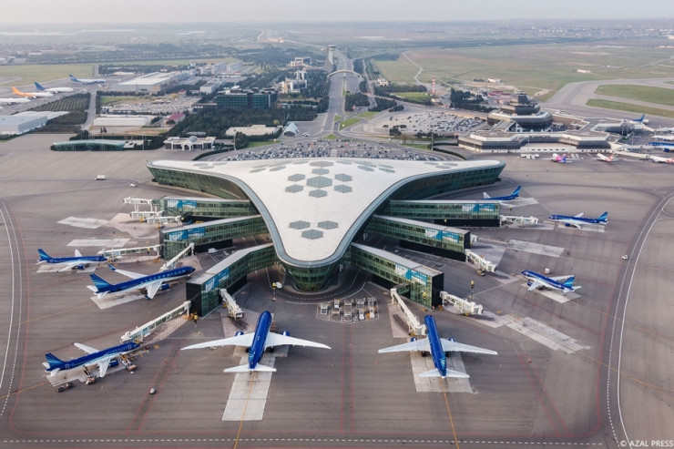 Bakı aeroportunda 2 nəfər tutuldu -