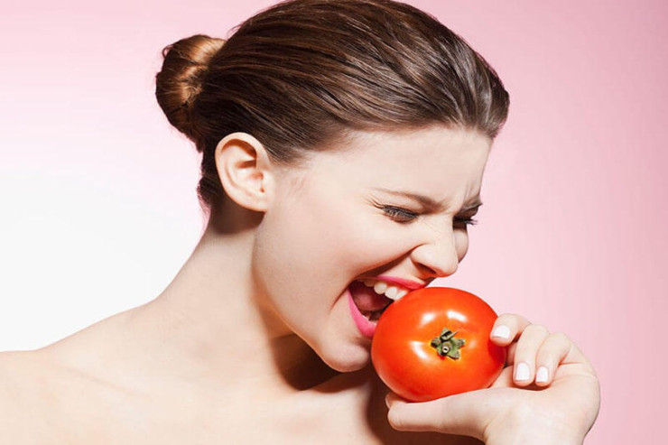 Hər gün çiy pomidor  yesəniz nə olar?