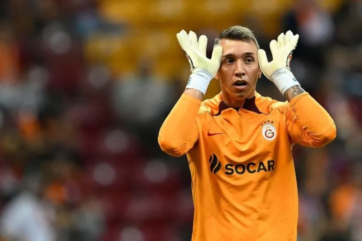 Muslera   "Qalatasaray"dan ayrılır, yeni klubu  bilindi